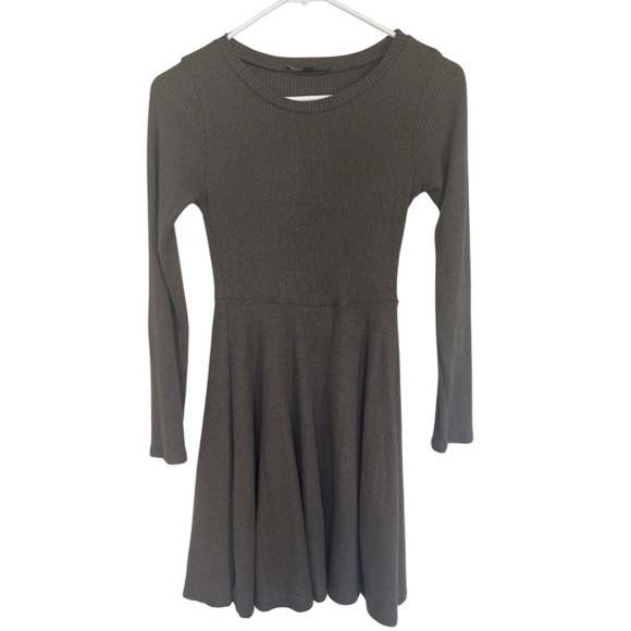 Lulus sweater dress only worn once! - Picture 2 of 4